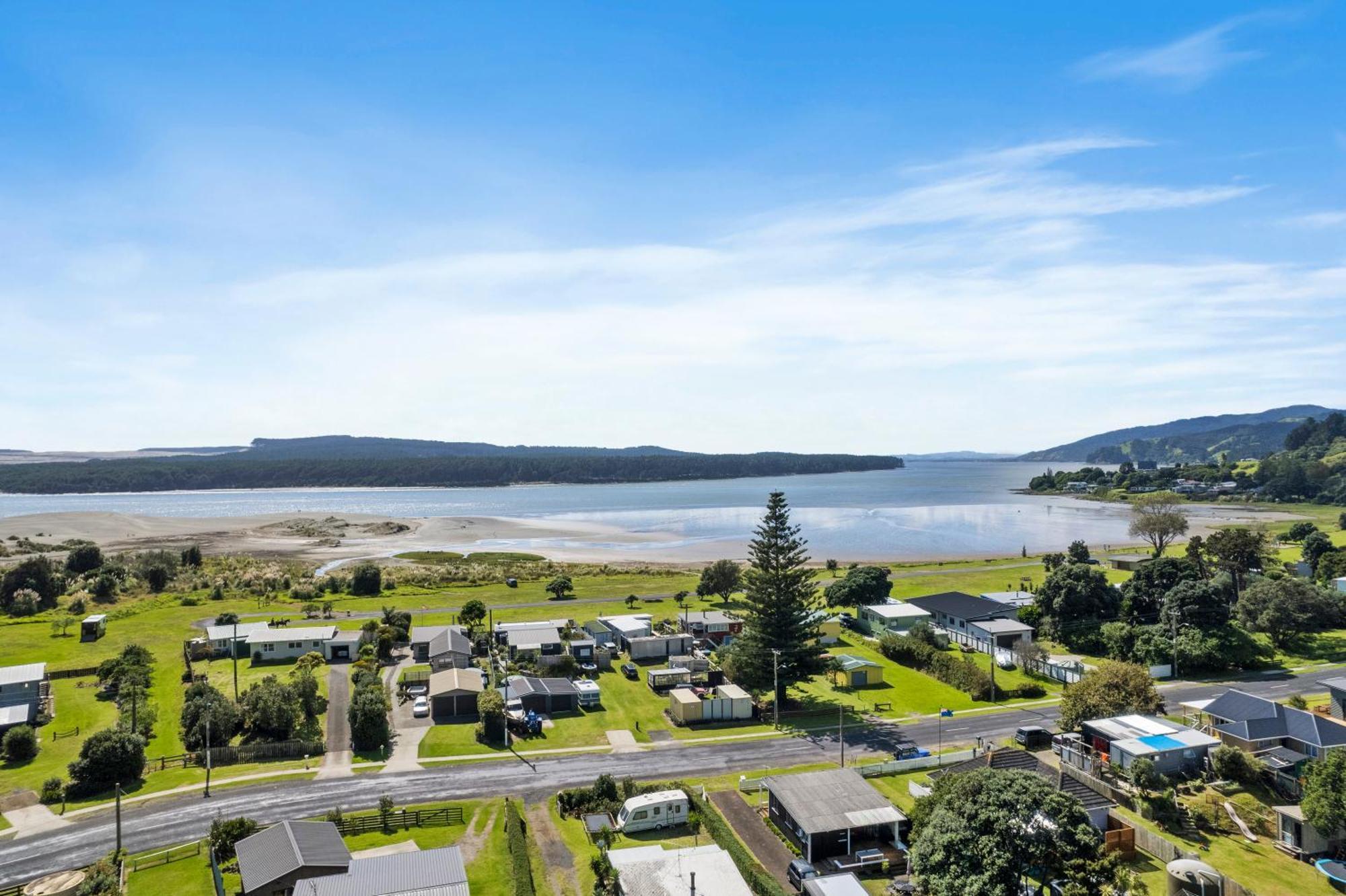 Port Waikato Holiday Park Dış mekan fotoğraf