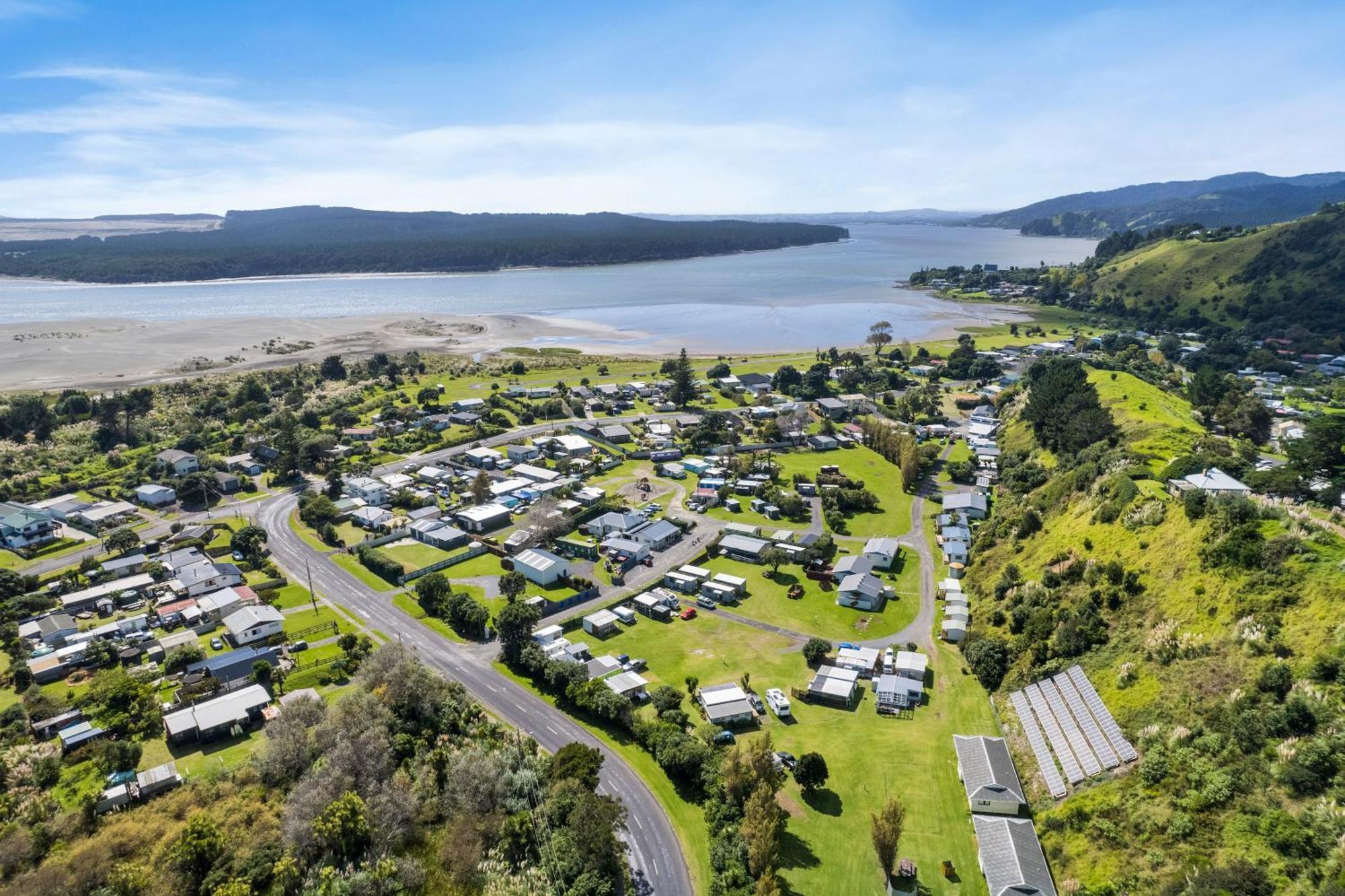Port Waikato Holiday Park Dış mekan fotoğraf