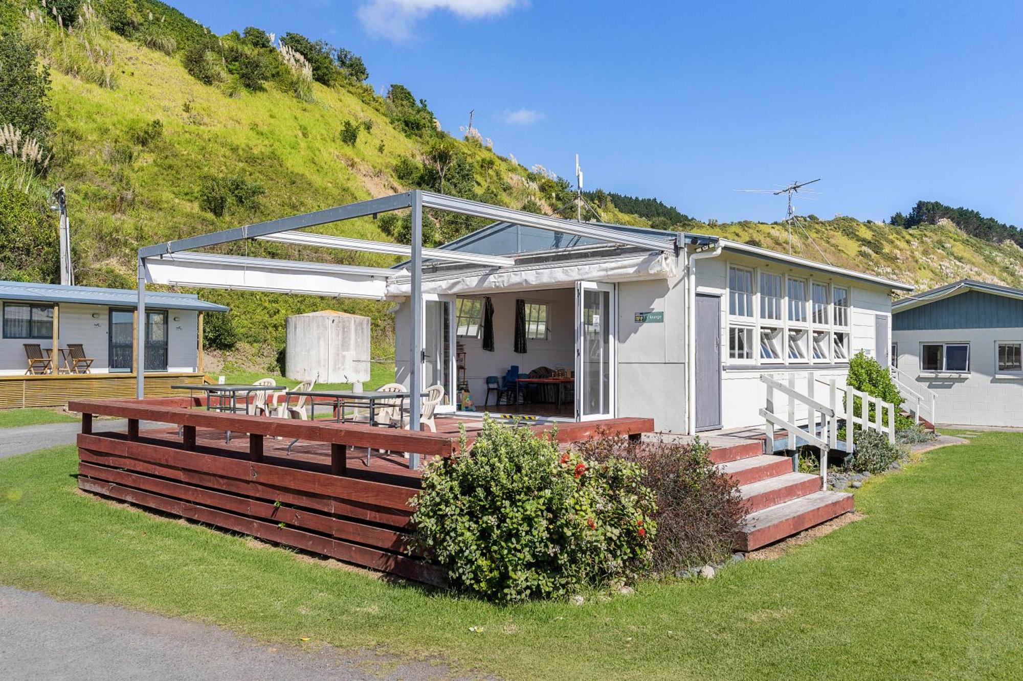 Port Waikato Holiday Park Dış mekan fotoğraf