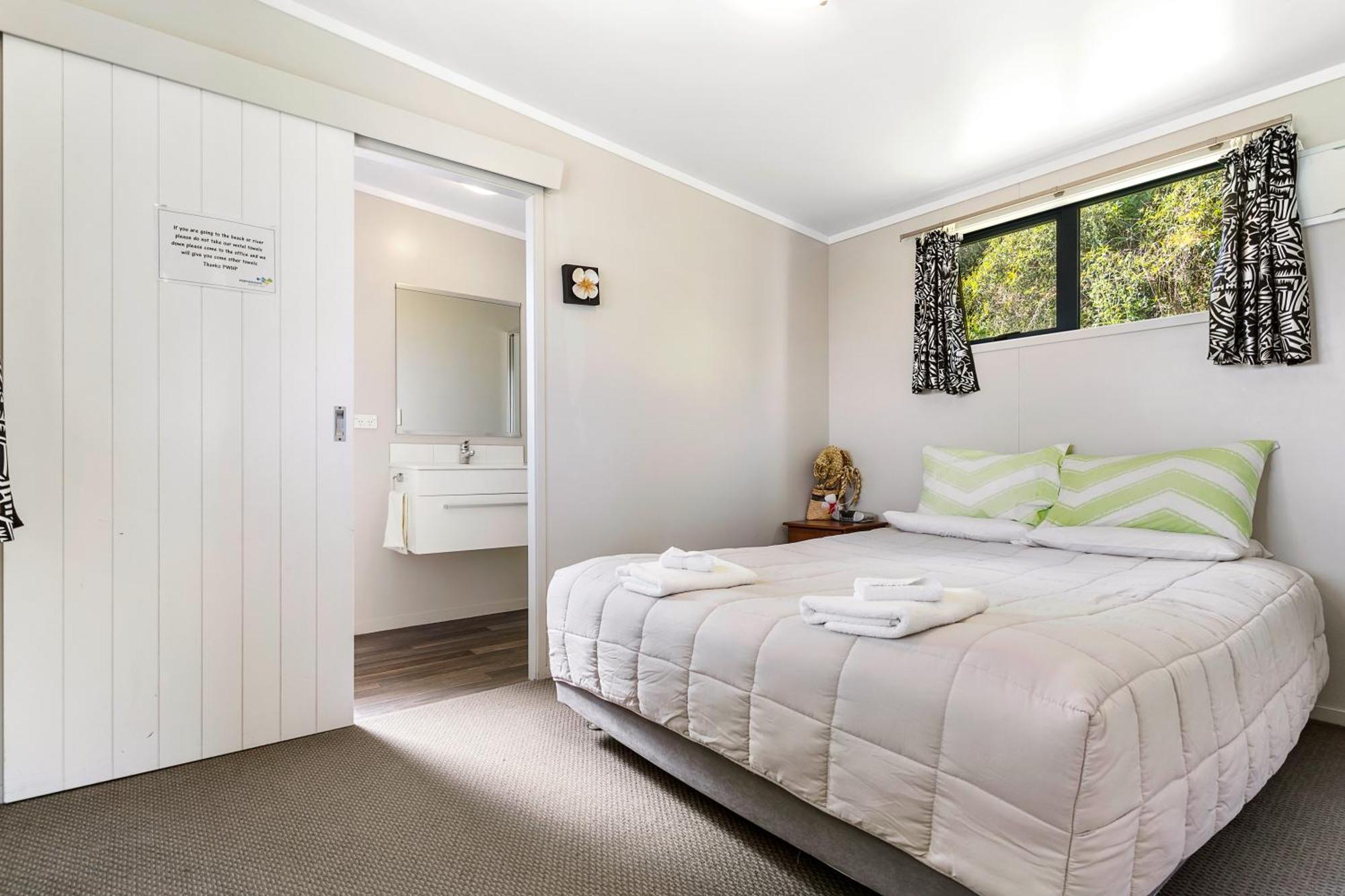 Port Waikato Holiday Park Dış mekan fotoğraf
