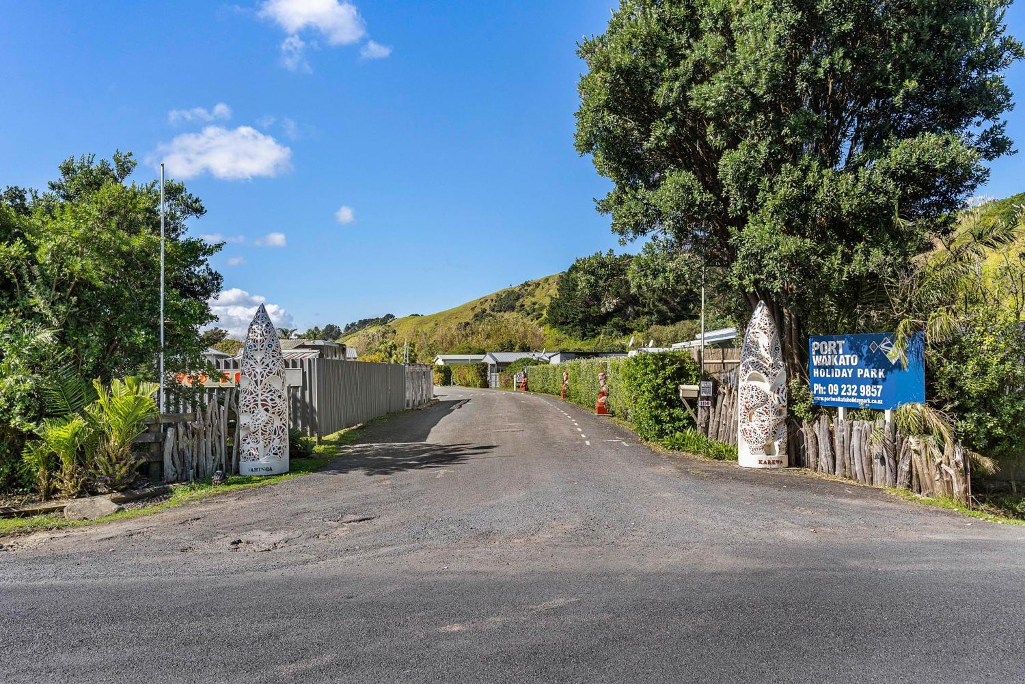 Port Waikato Holiday Park Dış mekan fotoğraf