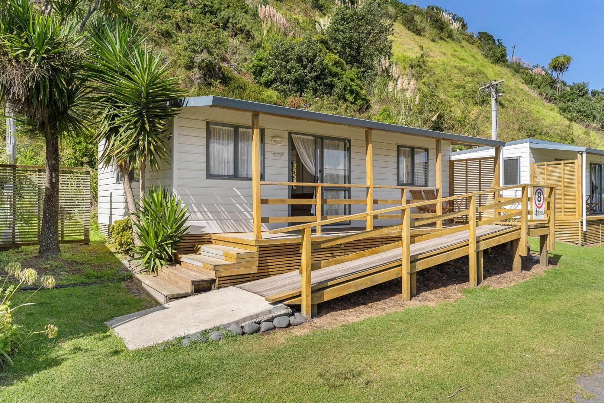 Port Waikato Holiday Park Dış mekan fotoğraf