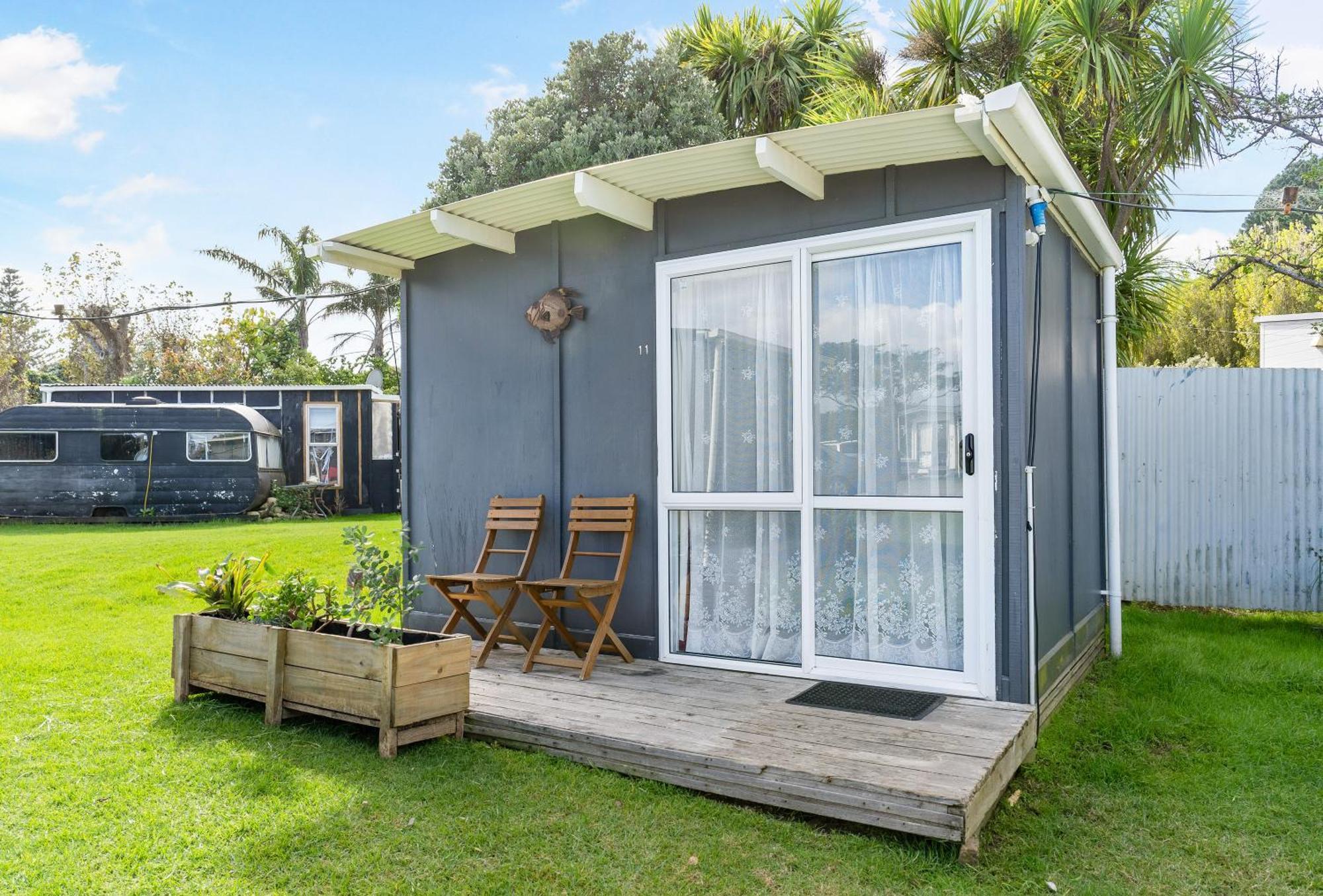 Port Waikato Holiday Park Dış mekan fotoğraf