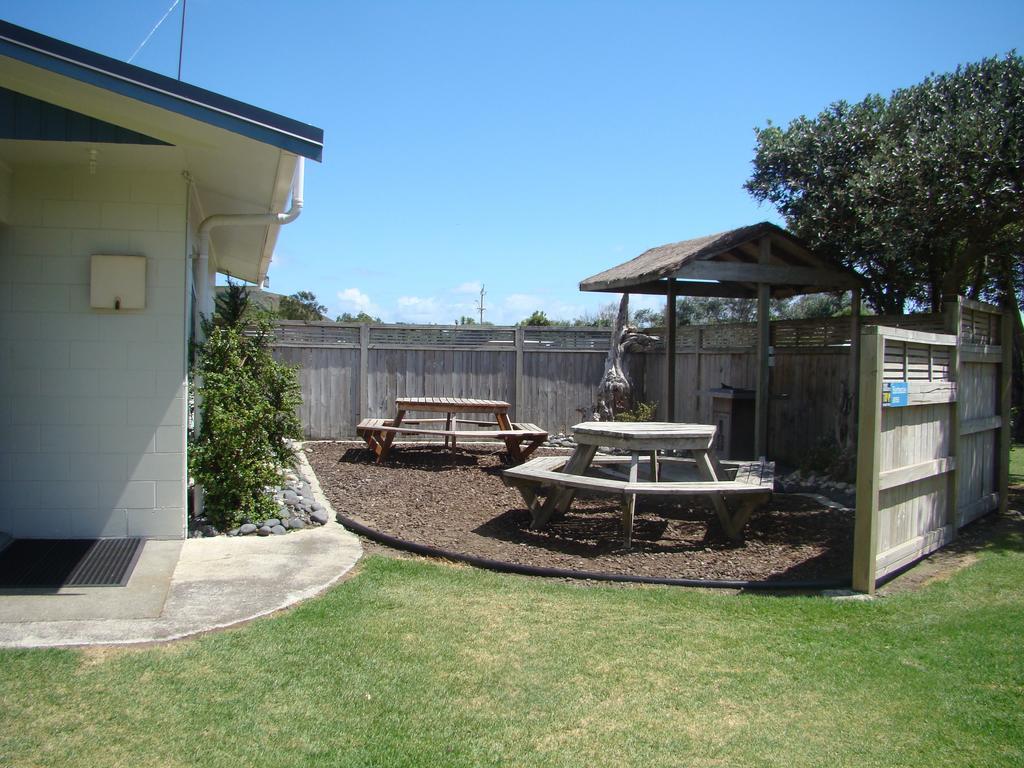 Port Waikato Holiday Park Dış mekan fotoğraf